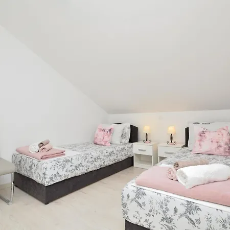 Viktoria Apartment