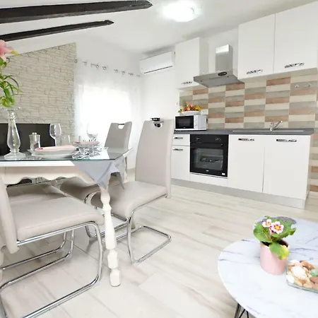 Viktoria Apartment