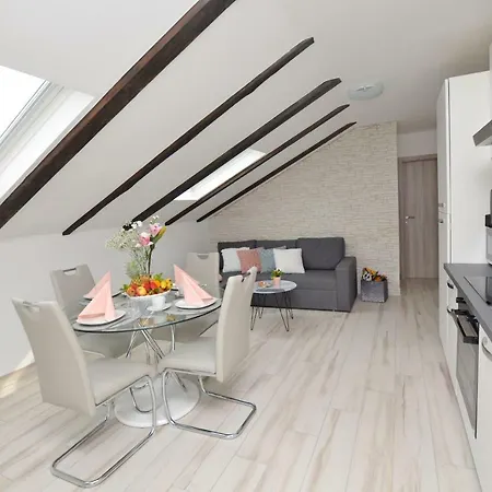 Viktoria 로브란